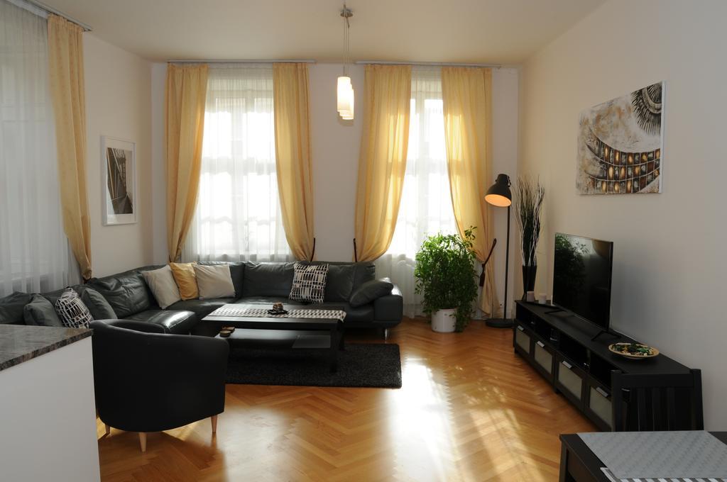 Royal Road Apartment Πράγα Εξωτερικό φωτογραφία