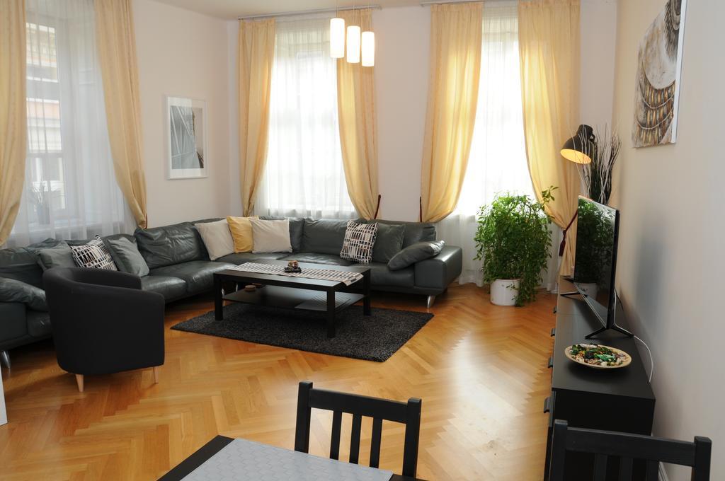 Royal Road Apartment Πράγα Εξωτερικό φωτογραφία